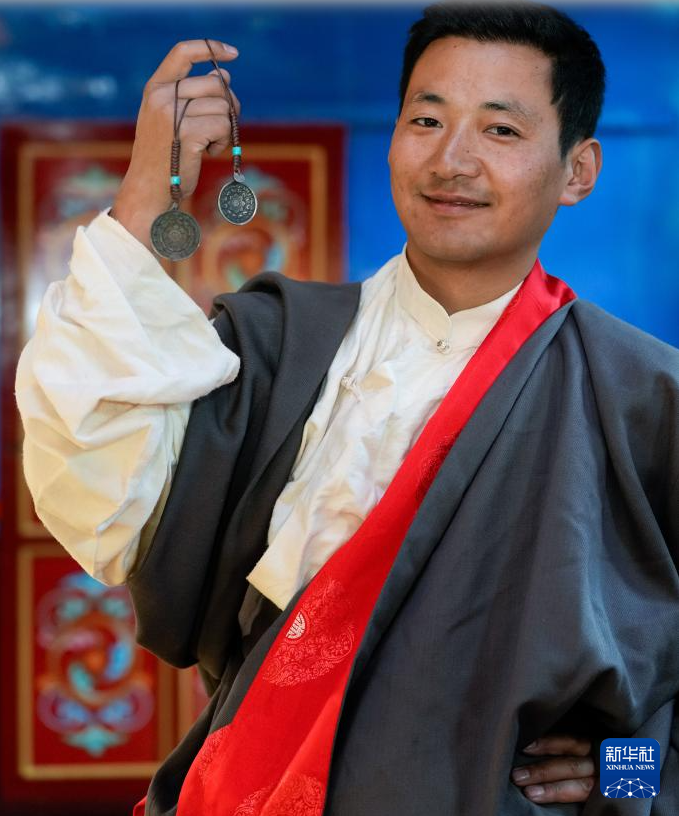 高原“守”艺人 第 3 张