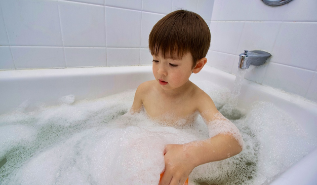 少年一洗澡就手脚发软、口唇青紫？警惕这种遗传病！