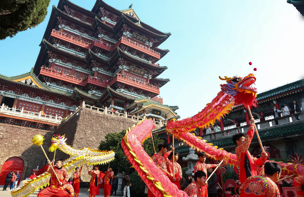 逛庙会、品民俗 感受首个“非遗版”春节里的国潮魅力 第 1 张