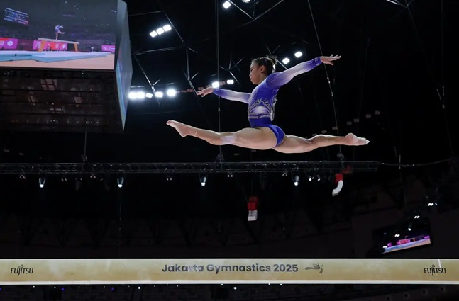 体操世锦赛：张清颖夺女子全能铜牌