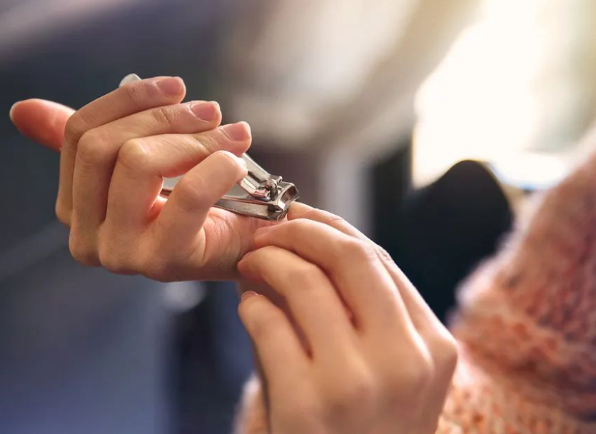 饭后马上午睡、关灯玩手机 这10个行为看似很爽其实很伤身 第 2 张