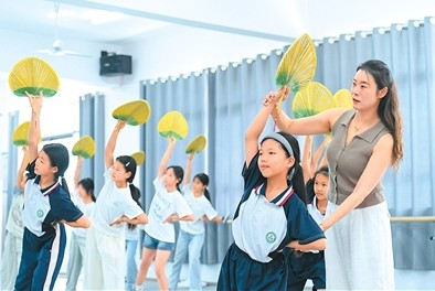 特色课程点亮快乐童年