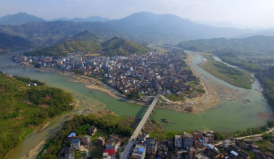 古镇的“焕新密码” 第 1 张