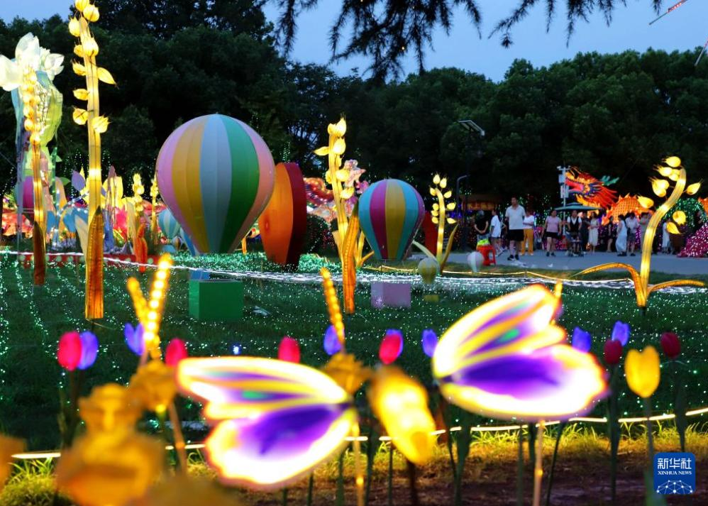 夏日“夜经济”升温 第 1 张