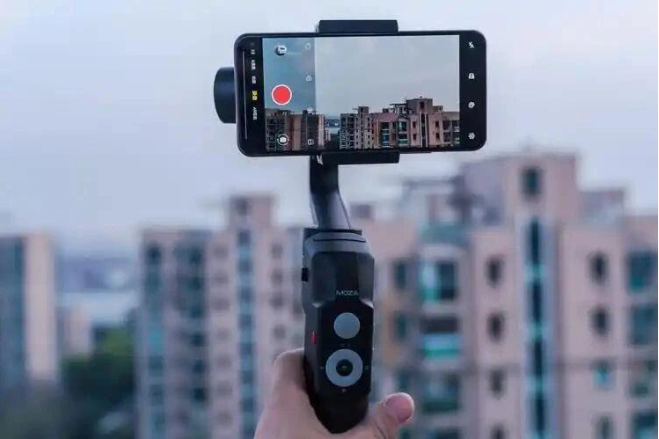 男子直播军机行动获刑 军事秘密绝非“流量密码”