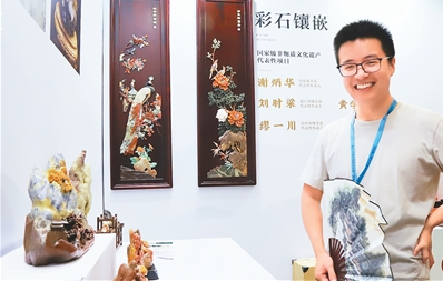 归侨青年胡植柱——  用石雕刻出侨乡印记