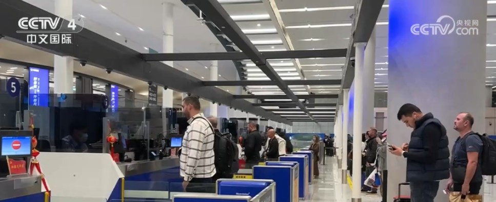 坐高铁、穿汉服、吃火锅,感受中国的美好!沉浸式体验燃动春季入境游 第 2 张 坐高铁、穿汉服、吃火锅,感受中国的美好!沉浸式体验燃动春季入境游 第 2 张