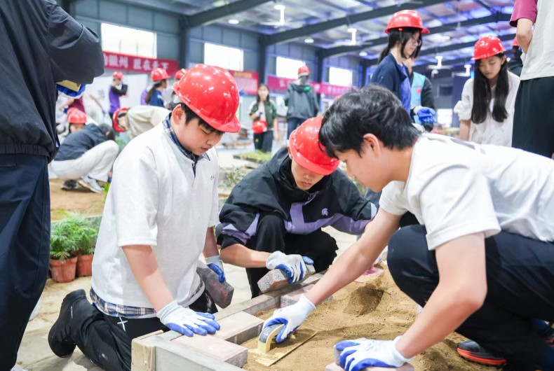 从书本到山川 孩子爱上行走中的“课堂”