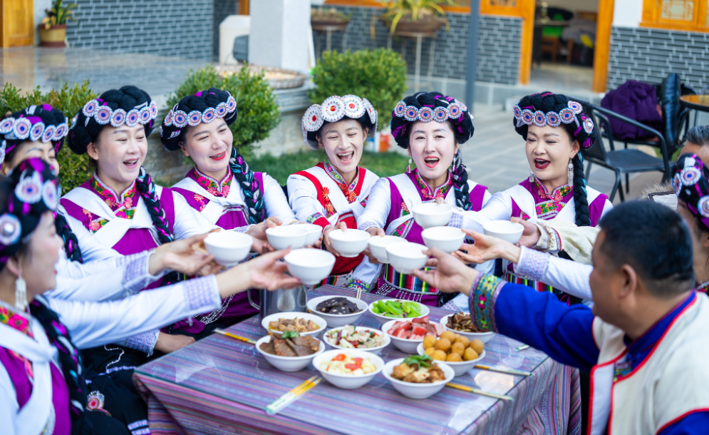 村舍蝶变 玉龙旅居进行时 第 1 张