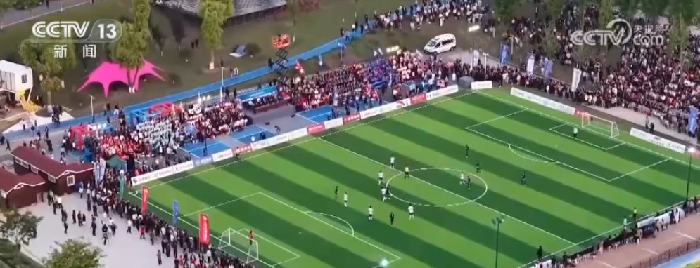 “超”有看点引爆消费新热潮 “足球+夜市+美食+趣玩”聚人气、添活力 第 2 张