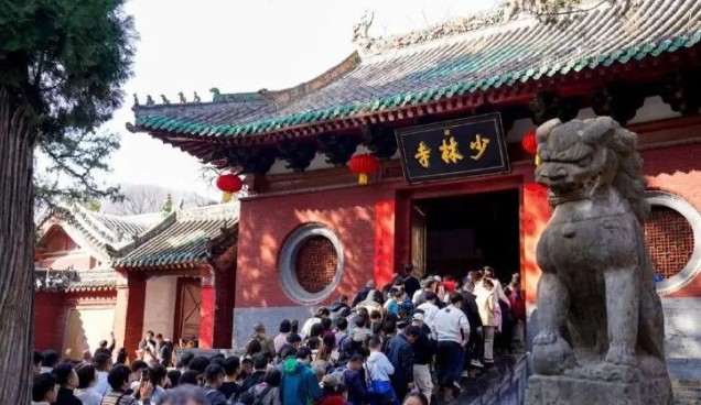 当景区大门越修越远，摆渡车到底方便了谁？ 第 1 张