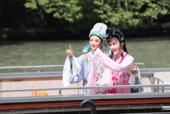 游船载戏入苏河，梅花奖快闪解锁文旅新玩法