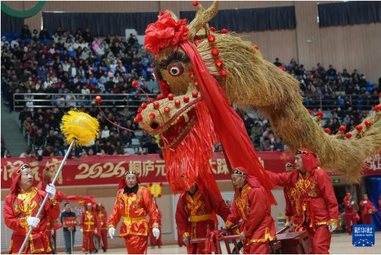 浙江桐庐：元宵民俗大踩街