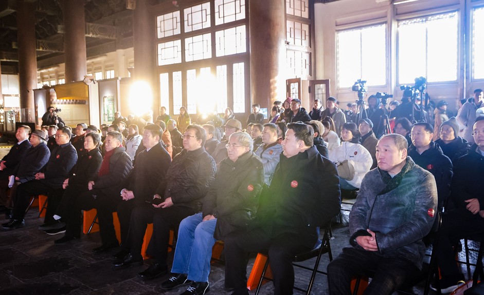 “纪念长征胜利90周年暨长征国家文化公园主题艺术展”在太庙艺术馆开幕 第 2 张 “纪念长征胜利90周年暨长征国家文化公园主题艺术展”在太庙艺术馆开幕 第 2 张