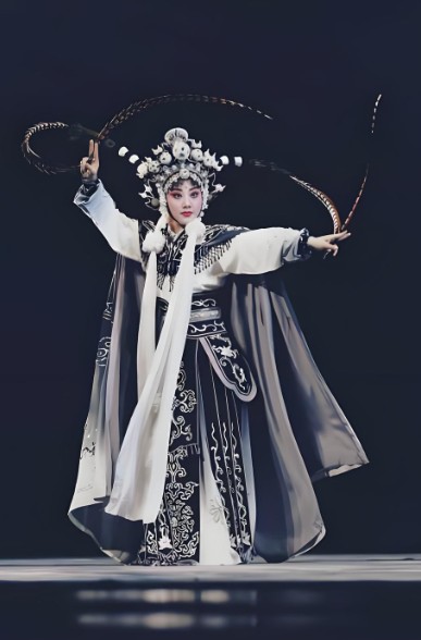 非遗如何融入现代生活?在烟火守艺中日用见新 第 3 张 非遗如何融入现代生活?在烟火守艺中日用见新 第 3 张