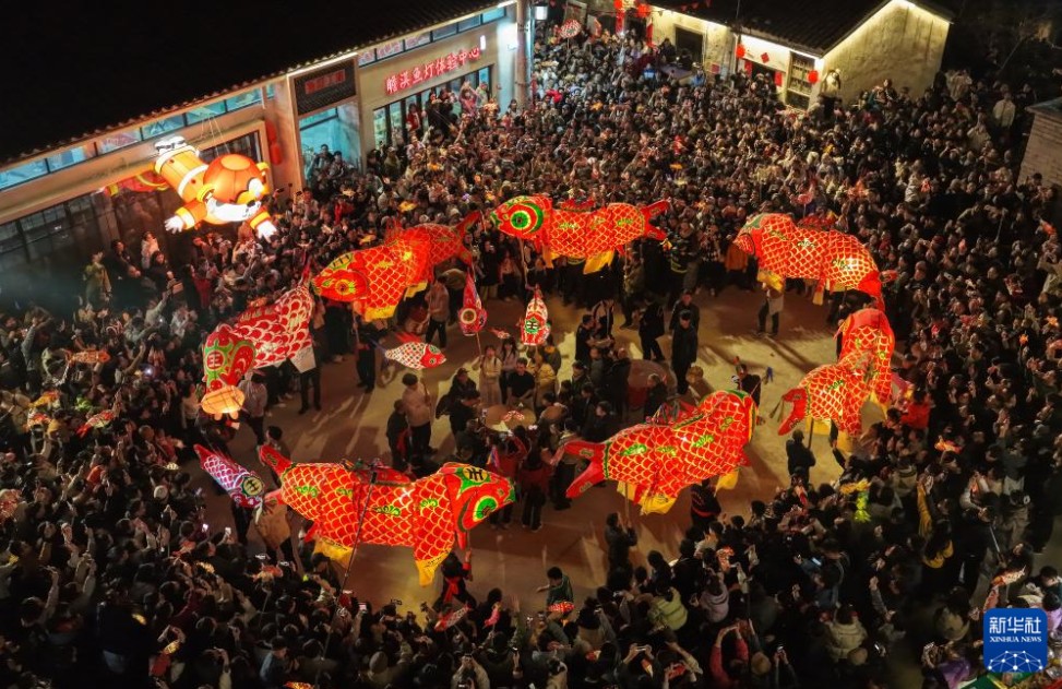 “一尾鱼灯”承古韵 焕新出彩映徽州 第 4 张