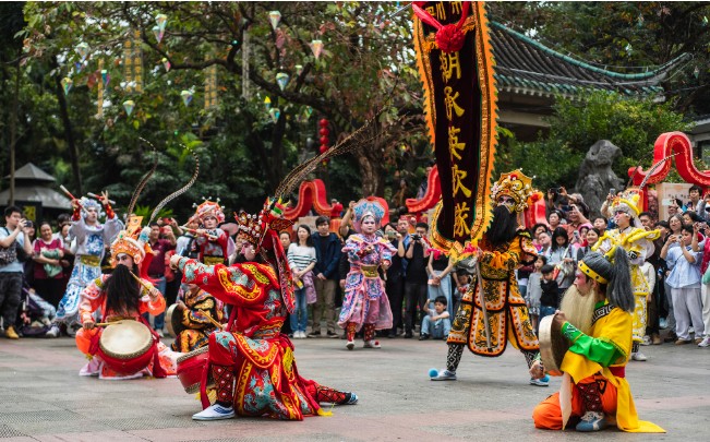 非遗焕新彩 团圆新风尚 马年春节文旅市场热气升腾 第 2 张